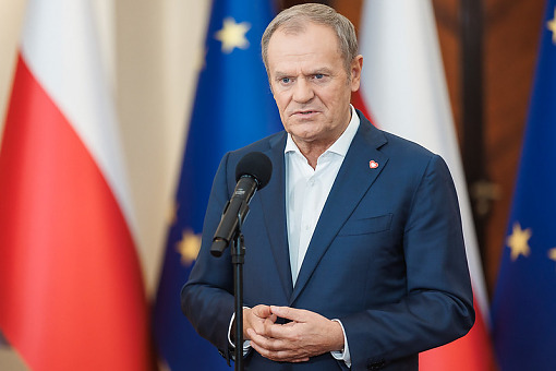 Donald Tusk: Jakiś patałach zajmował się szczepionkami ►