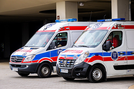 Spór o numer alarmowy – trzy dziewiątki pozostają