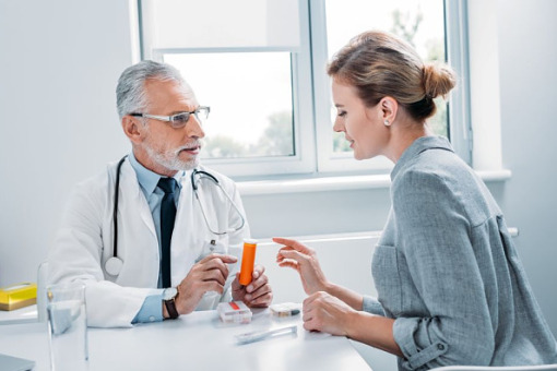 KE zaleca stosowanie dostarlimabu z chemioterapią w leczeniu raka endometrium