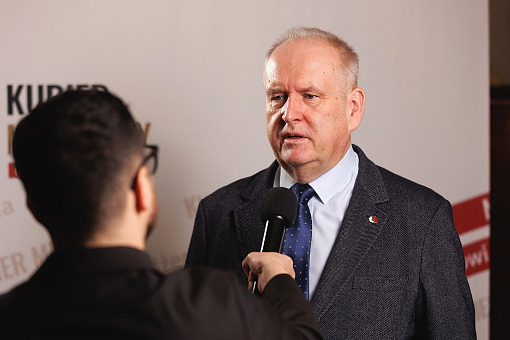 Podwyżki, dyrektorzy i niesprawiedliwość ►