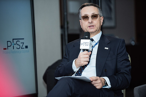 Przez lipcowe podwyżki lekarze zarobią więcej niż dyrektorzy ►