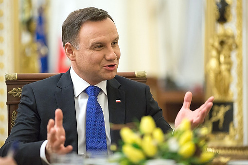 Prezydent wetuje ustawę o składce ►