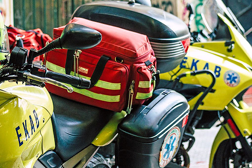 Ratownicy na motocyklach