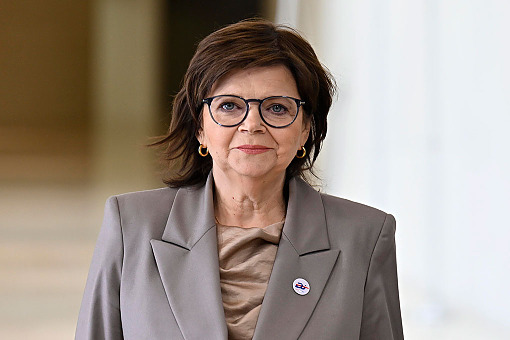 Patrzymy w niebo, myśląc o życiu na Ziemi