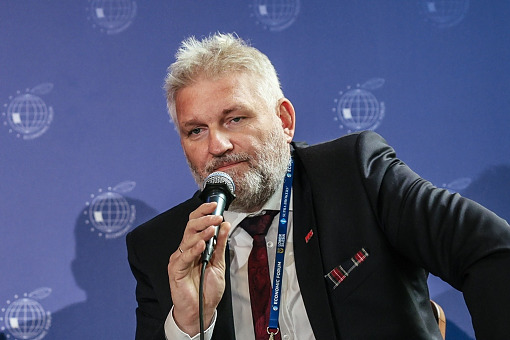 Albo fejki, albo edukacja zdrowotna ►