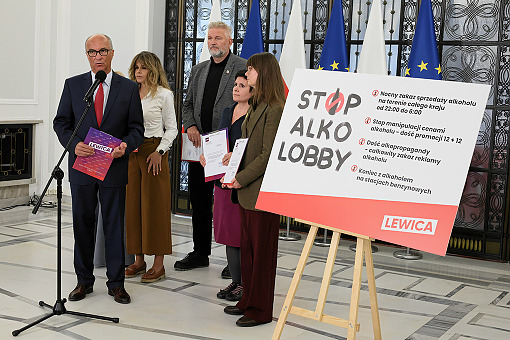 Rozmawiamy o wódzie, a nie o polityce ►