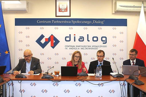 Zespół jednak dwustronny – rozmowy o wynagrodzeniach bez związkowców