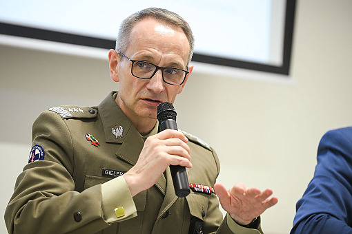 Musimy stworzyć lekarzom wojskowym realną perspektywę rozwoju