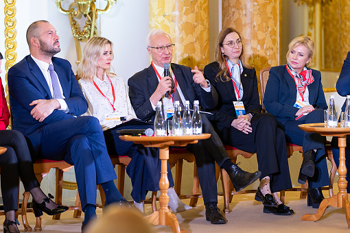 Rezydentura związana z miastem ►