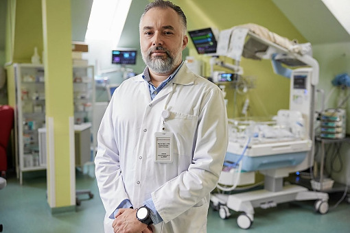 Prof. Tomasz Szczapa zastąpił prof. Ewę Helwich